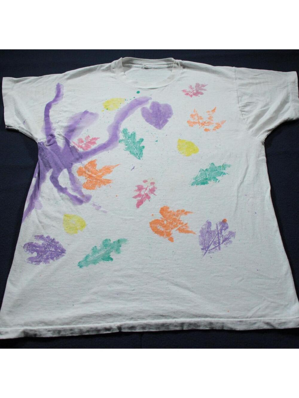 Vintage 90s Fruit of the Loom T-Shirt Fall Autumn Leaves Footprints Follow Me
